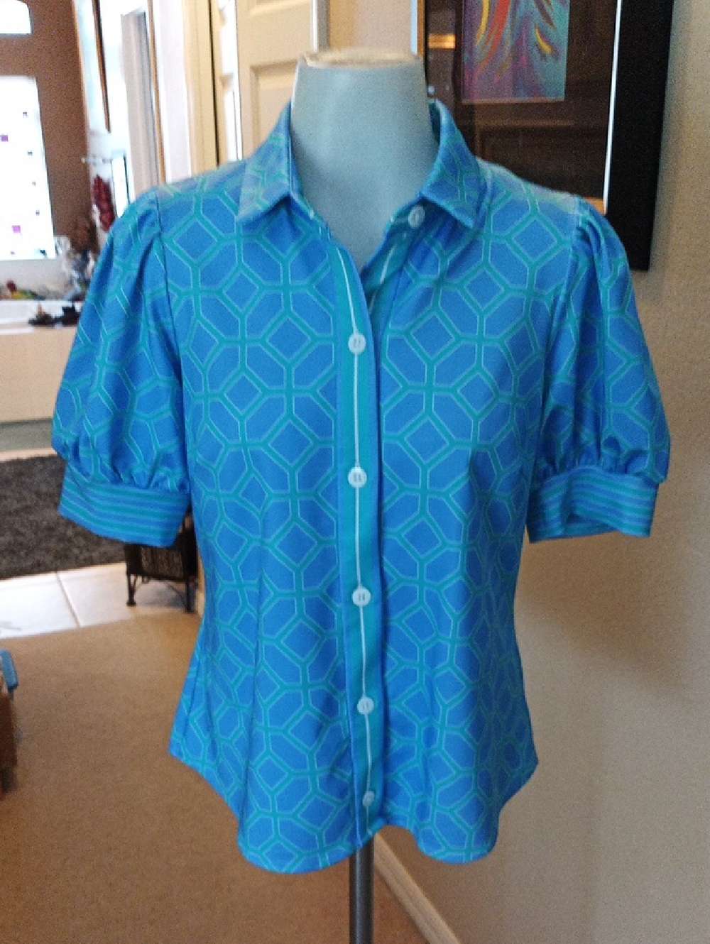 Gretchen Scott Small Geometric Blue Button-Front Puff Sleeve Shirt
